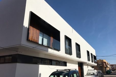 VIVIENDA ENTRE MEDIANERAS REF y AMP