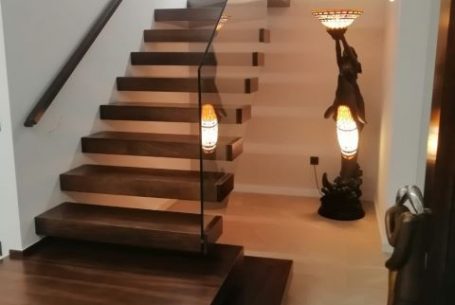 VIVIENDA ENTRE MEDIANERAS REF y AMP